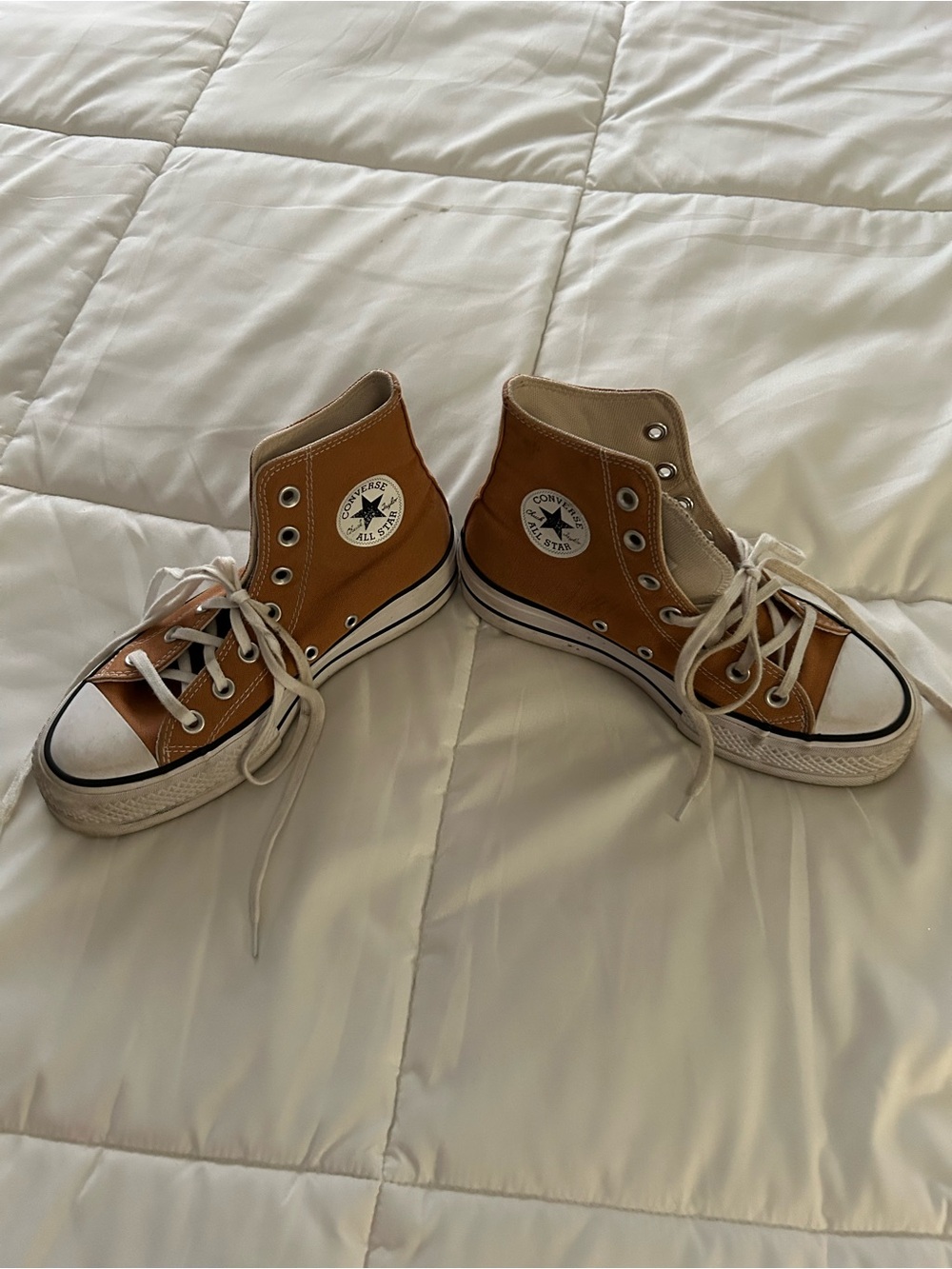 Ladies Converse - Picture 4 of 5